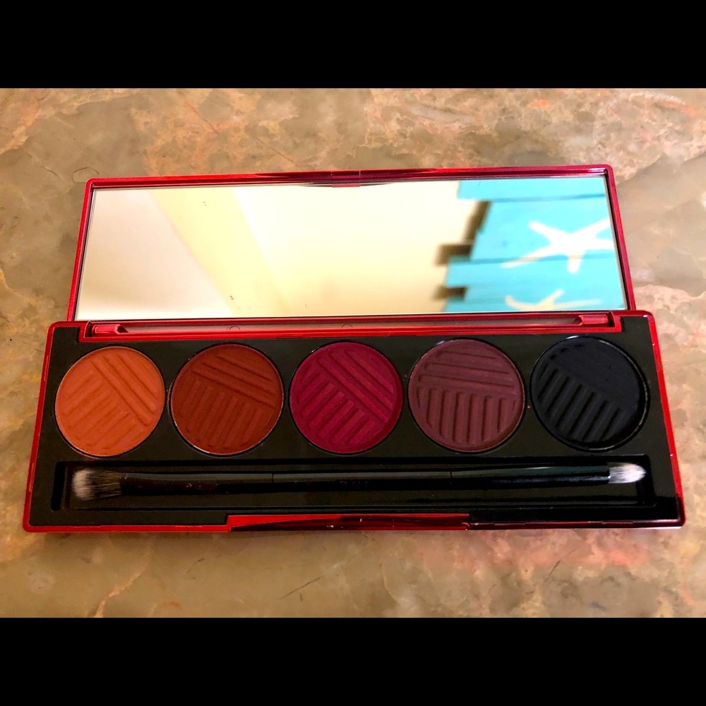 Blushing Berries Eyeshadow Palette